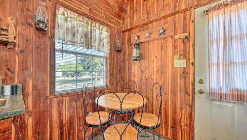 Hand-Built Black Fork Cabin 2 with Fire Pit! - Foto 4