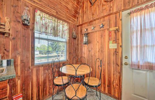 Hand-Built Black Fork Cabin 2 with Fire Pit! - Foto 4