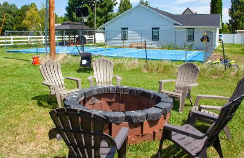 Cozy and Chic Abode about 11 Mi to Bloomington Lake - Foto 26