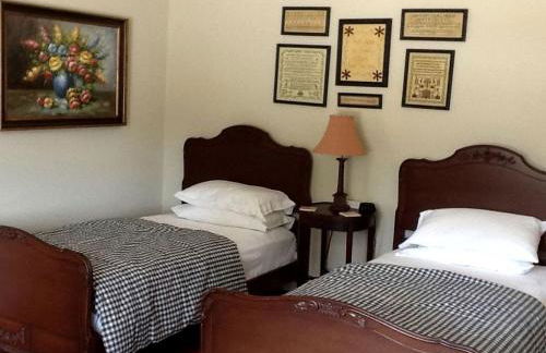 Secluded Country Cabin Rental with Beautiful Garden Space near Fayetteville, Arkansas - Foto 7