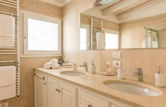 Luxury Scialandre Exclusive Pool Villa - Photo 17