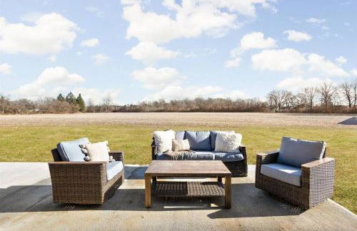 Newly Renovated Retreat 30mins to Downtown Indy - Photo 2