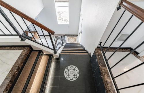 Family Fun 4-bedroom house House with Free Heated Pool & Hot Tub & Game Room & Mini Golf in Chandler - Foto 26