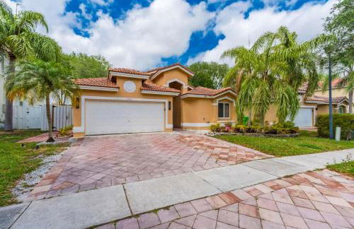 Designer Stylish Villa by Sawgrass with Hot Tub and Arcade Games - Foto 29