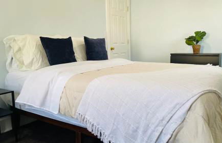 Centrally Conveniently Located - Foto 13