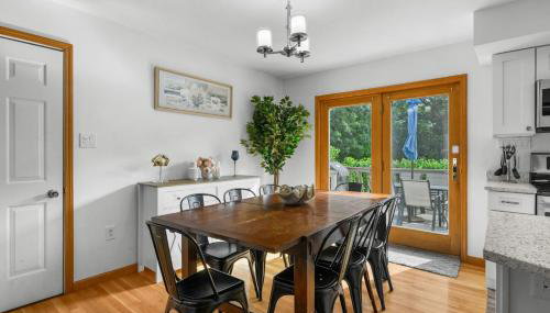 Charming Harwich Home—Relax Explore Cape Cod - Photo 4