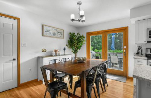 Charming Harwich Home—Relax Explore Cape Cod - Photo 4