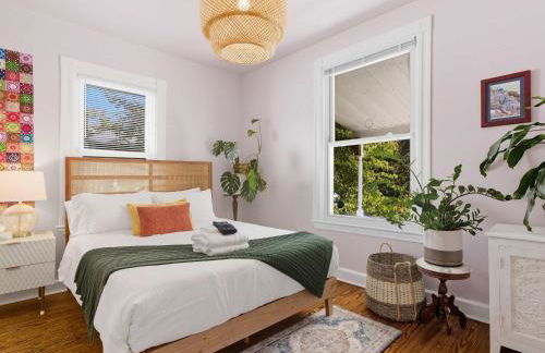 Bright & Spacious 3BR Cottage Minutes to DC - Foto 1