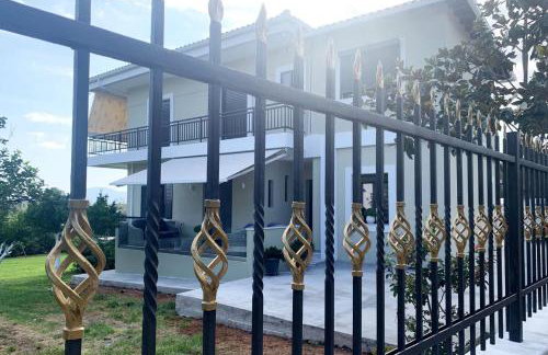 Luxury Home with Garden in the Suburbs - Foto 38