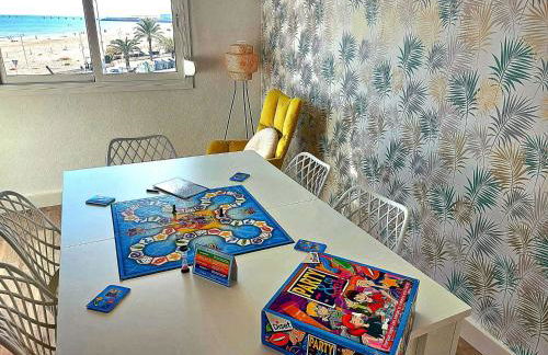 Primera linea playa Apto recien reformado Piscina - Foto 12