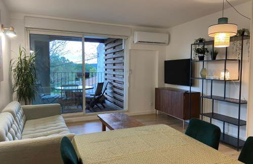 T2 bord du canal du midi piscine - Photo 1