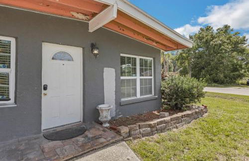 Amazing 'Hot Tub' Home Minutes To Hospitals & Beaches - Photo 22