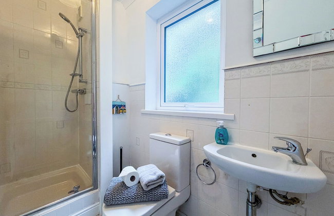 Maytree Cottage - 4 Bedroom Holiday Home - Tenby - Foto 47