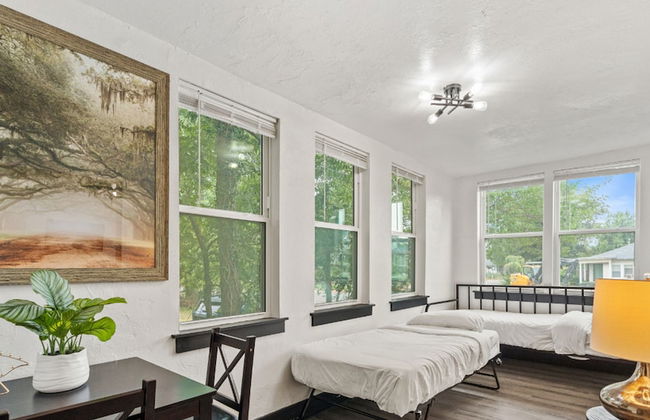 6BR Retreat Comfort Convenience Kitchen 16 - Photo 11