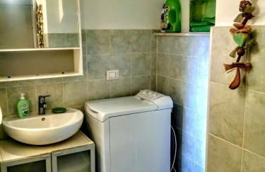 Bilocale in centro con vista mare - Foto 18