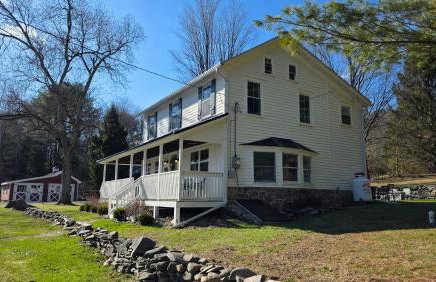 Pocono Farmhouse - Fully Renovated 1881 Home - Foto 39