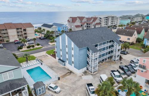 Newly Renovated Condo with Beach access steps away - Foto 42