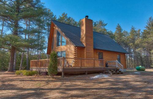 Charming & Cozy Chalet; Minutes to Shanty Creek! - Foto 3