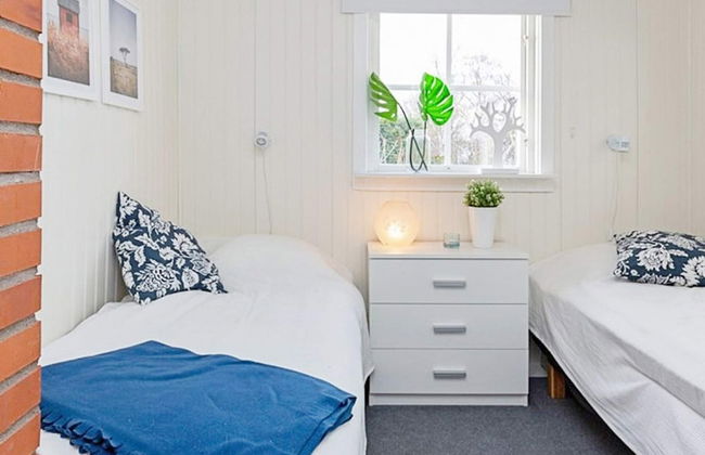 Cozy Cottage Near Beach in Ahus - Foto 3