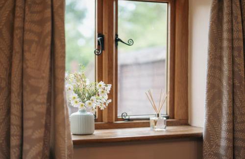 The Old Mill at Barnacre - Cosy cottage with private hot tub & pool access - Foto 9