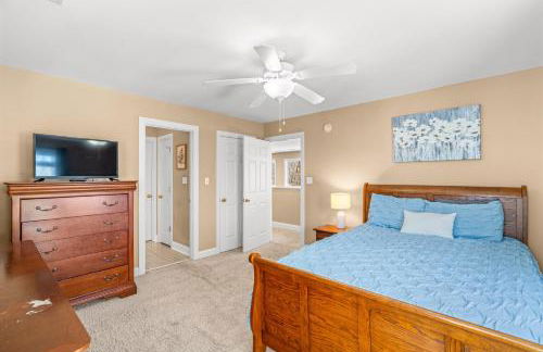 Spacious Family Retreat-Hot tub & Game Room - Foto 37