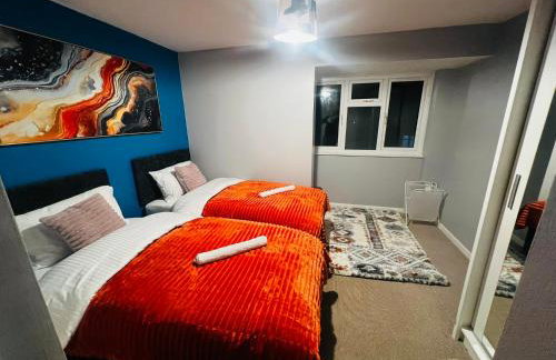 Chic 2BR escape near Luton Airport&Train Stn, Whipsnade zoo, Contractors - Foto 3