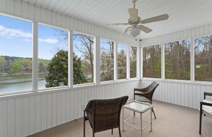 Sleeps 22, Lakefront w/ Private Dock & Pool, 2 Houses Lake Living by Avantstay - Foto 154