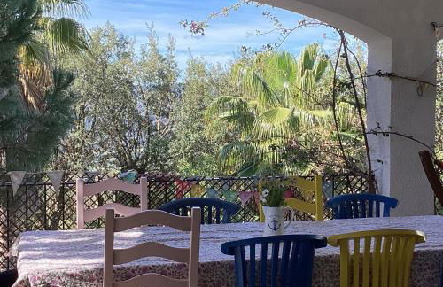 Sunny Costa Brava Getaway with Big Private Terrace - Foto 15