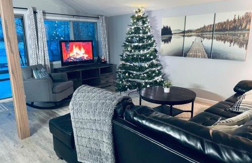 Lake Escape with paddle boards, fire pit & game room - Foto 57