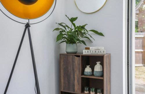 8 Iris Cottage 4-BR Coastal Home in Suffolk - Foto 13