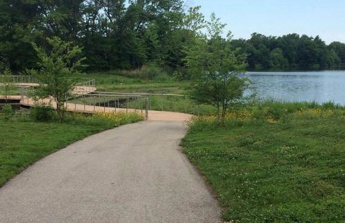 Lakefront Cabin with Fire Pit in Carbondale, Illinois - Foto 12