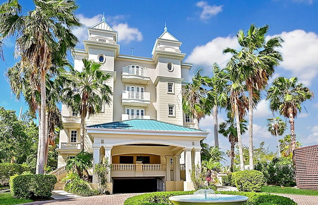 Luxury Penthouse Condo With 360 Oceanviews - Photo 23