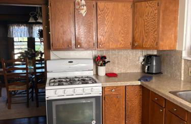 Tree House 6 bedrooms, 2 blocks from everything - Foto 65