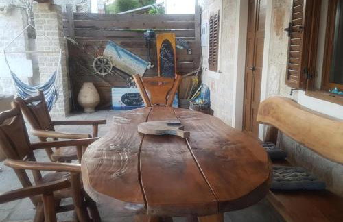 Green Marble Pool Cottage 3 BR in 2 adjoining stone buildings on a 2 acre private land - Foto 15