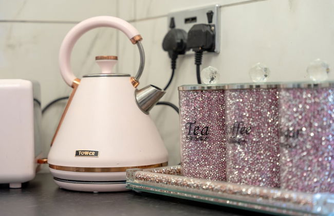 Cosy Cottage - Sleeps 6, Parking & Pet Friendly! - Foto 15