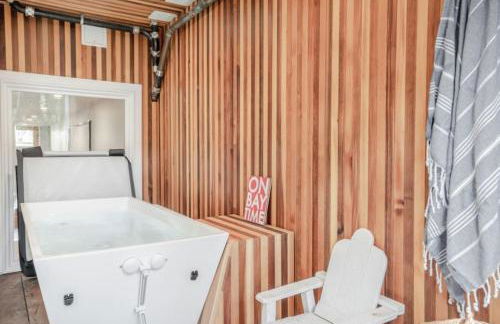 Charming Victorian Oasis with an Elegant and Spacious Haven - Foto 45