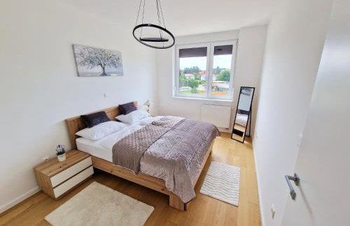 Apartment Queen, self check-in, free private garage parking - Foto 11