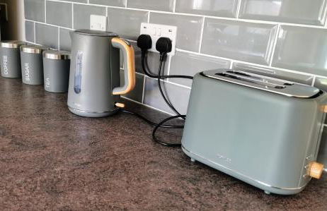 Goldthorn Wolverhampton sleeps 5 long term comfortably and families - Foto 10