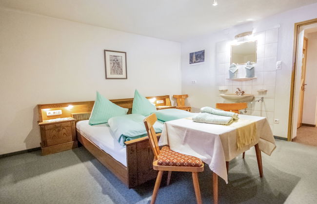 Christian - Photo 13