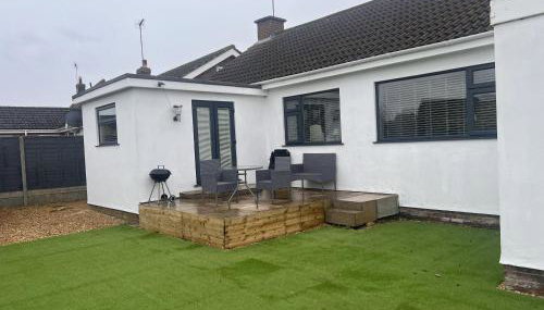 Pet-friendly - 2 Bedrooms Bungalow hot tub Parking - Foto 5