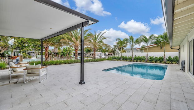 Waterfront Oasis w/ Enclosed Pool! - Foto 2, Imagem principal