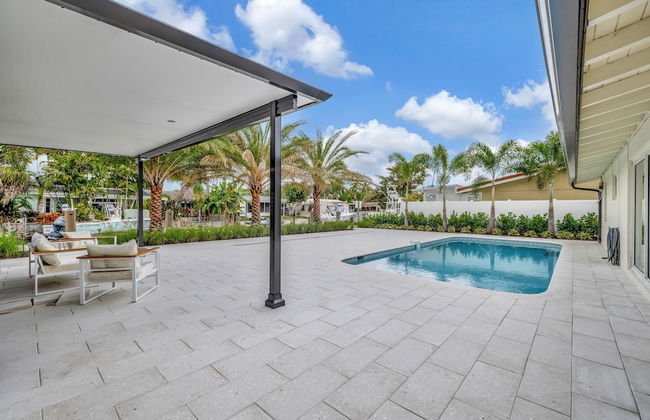 Waterfront Oasis w/ Enclosed Pool! - Foto 1