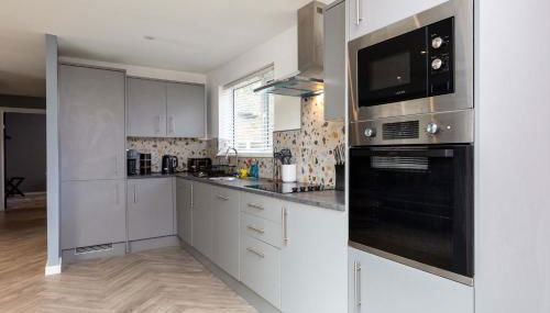 Modern & Stylish 3 Bedroom Home in Peterborough - Foto 3