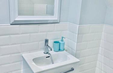 Coastal Flats with Garden & Parking near Castle - Foto 24