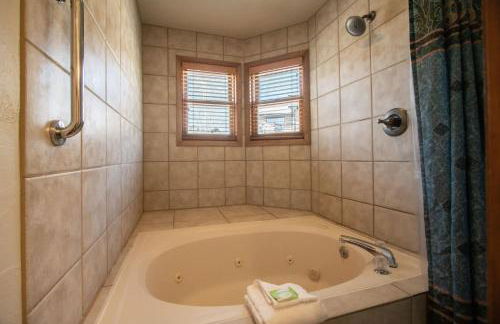 Steamboat Condo at Sunburst Resort close to Skiing Dining and more (SR) - Foto 16