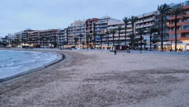 Evita Luxury Apartments - Near Playa Los Locos Beach with Pool - Foto 4