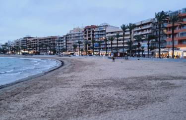 Evita Luxury Apartments - Near Playa Los Locos Beach with Pool - Foto 4