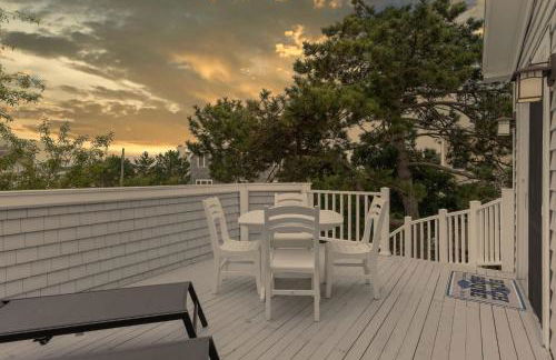 Seaside Serenity Steps to Beach Deck & Porch - Foto 9