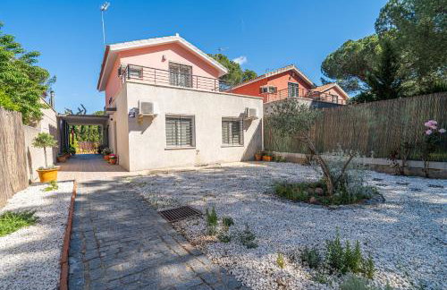 Casa familiar junto al lago con zona de juegos, cine y BBQ - Foto 8