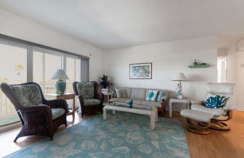 Spacious 3BR Beachfront Condo with Balcony & Parking - Foto 9